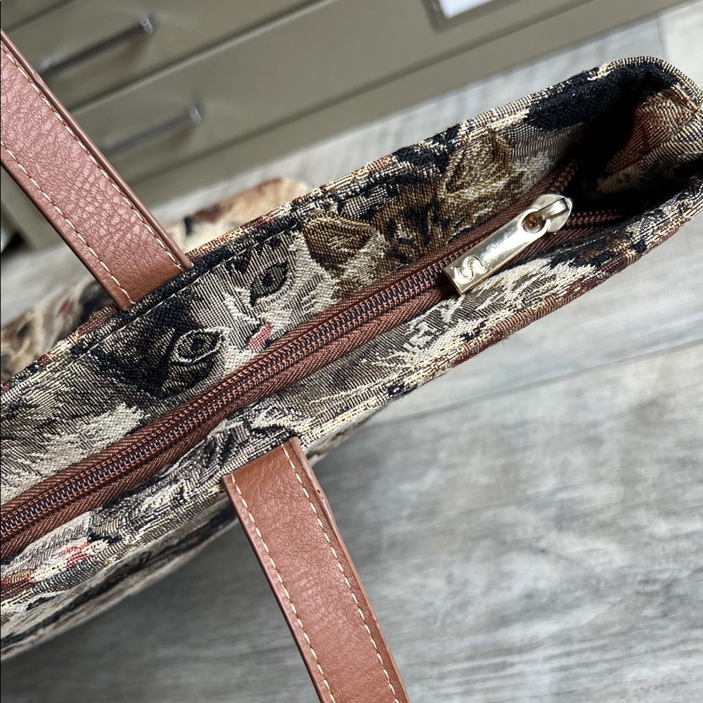 Cat Tapestry Zippered Tote Bag - Picture 4 of 7
